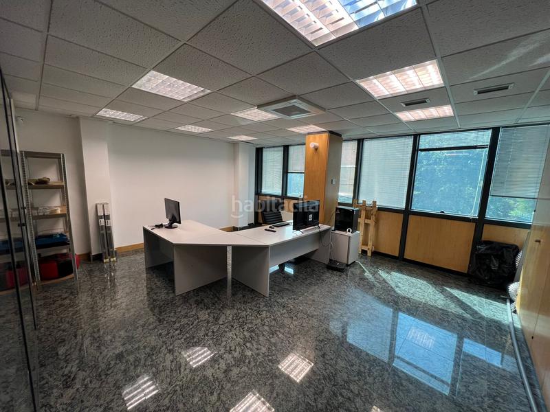 Foto 13d26a9d-57e1-48b7-8edc-45a986b29052. Bureau dans Beasain