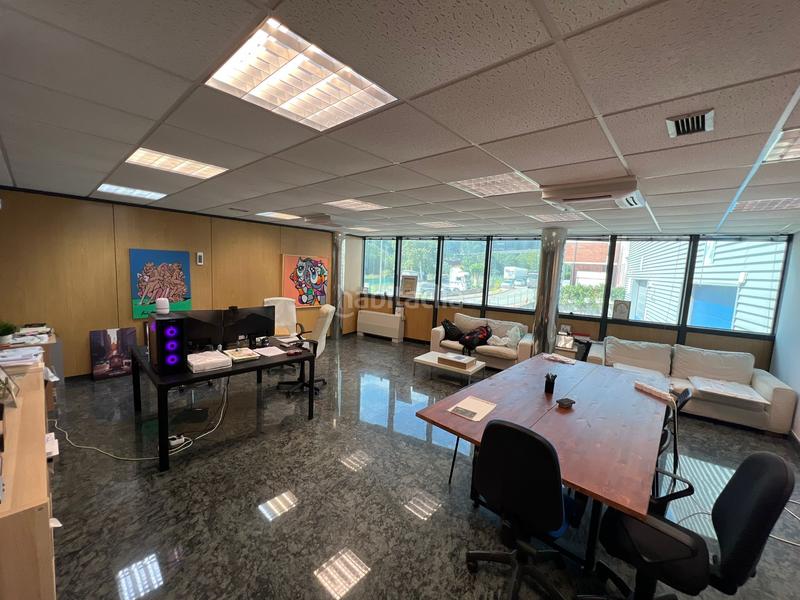 Foto e924cde7-61ac-42cb-a768-e0b73f52e949. Bureau dans Beasain