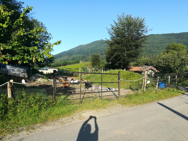 Foto c442f92c-3be7-468d-a997-4484971d4c80. Finca rústica en jaitzubia auzoa 69 en Hondarribia