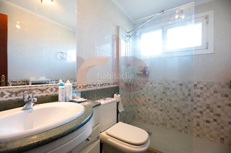 Foto 8bbec109-a2b9-4e22-ab55-b50b249c8474. Casa a schiera con riscaldamento parcheggio in Lapice - Larreaundi - Olaberria - Meaka Irun