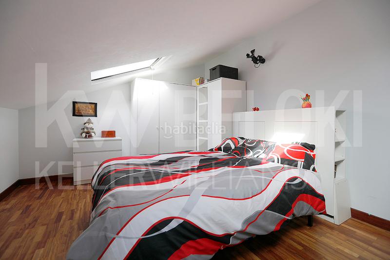 Foto ca435c10-0034-4131-b4c1-1687dfd25611. Dúplex ático dúplex con encanto, luz natural y balcón en Irun