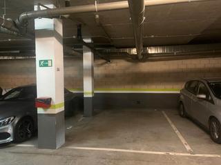 Parking coche  Jose antonio loidi bizcarrondo kalea. ¡amplia raya de parking en palmera montero – irún!