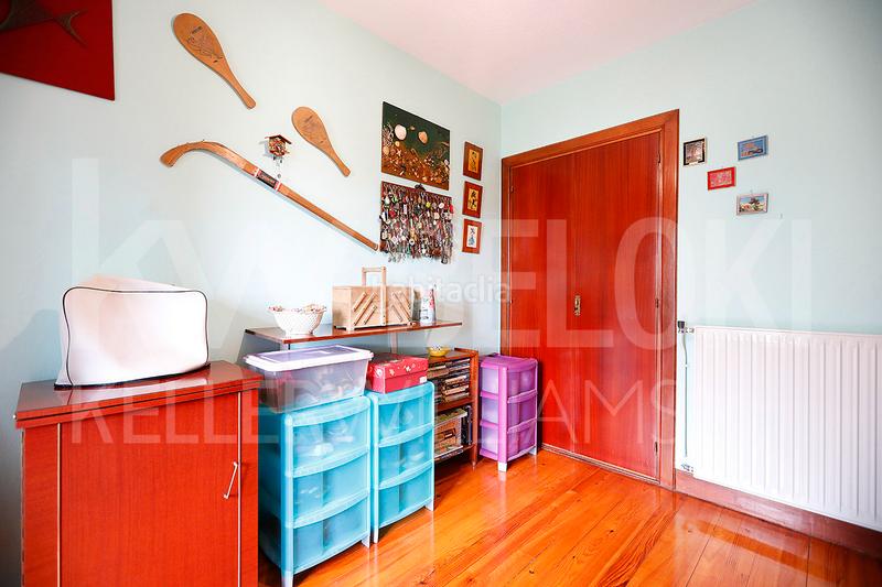Foto 7f3d6387-a8d2-484d-8012-46669e6f75ba. Piso un hogar con balcón y ascensor a cota cero en irún en Irun