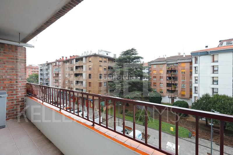 Foto aa8c6b92-470b-4859-9b4f-9cdc02cd6c6b. Piso un hogar con balcón y ascensor a cota cero en irún en Irun