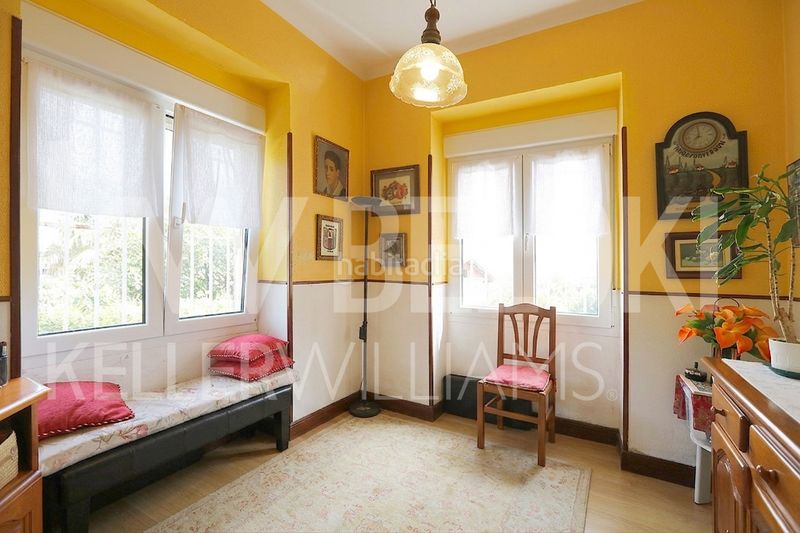 Foto 0883d64e-60d7-42ac-9986-2a697b5382bd. Casa villa independiente en san sebastián, junto a gros, con gran potencial de reforma y parcela propia en Donostia - San Sebastián