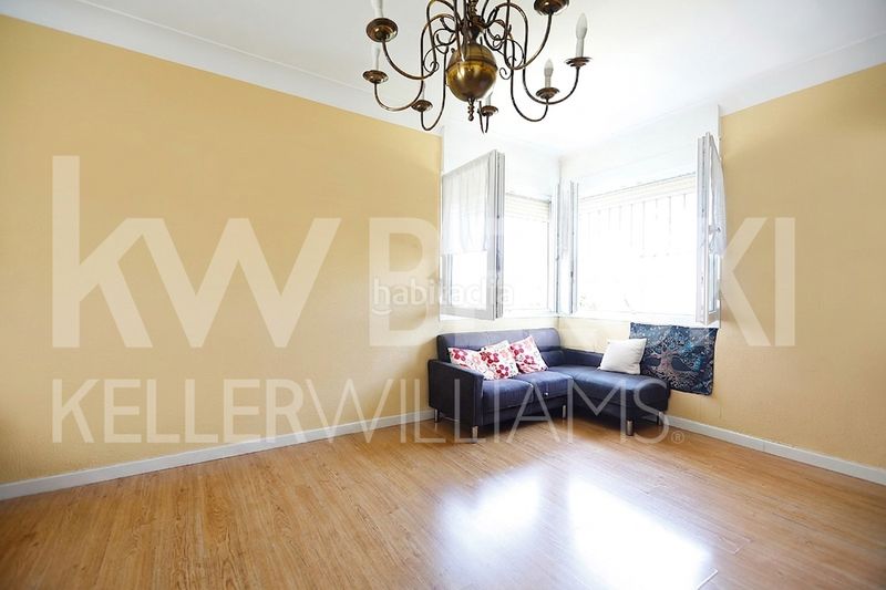 Foto 98c808d3-80e7-48dc-b440-273b06b0bb0c. Casa villa independiente en san sebastián, junto a gros, con gran potencial de reforma y parcela propia en Donostia - San Sebastián