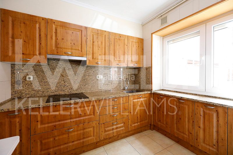 Foto a87cdf02-b49c-4398-9324-9b442ca6fac9. Casa villa independiente en san sebastián, junto a gros, con gran potencial de reforma y parcela propia en Donostia - San Sebastián