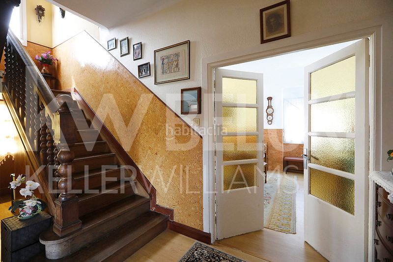 Foto cb1a8b70-dedf-44a9-b96d-7d85d7f95d98. Casa villa independiente en san sebastián, junto a gros, con gran potencial de reforma y parcela propia en Donostia - San Sebastián