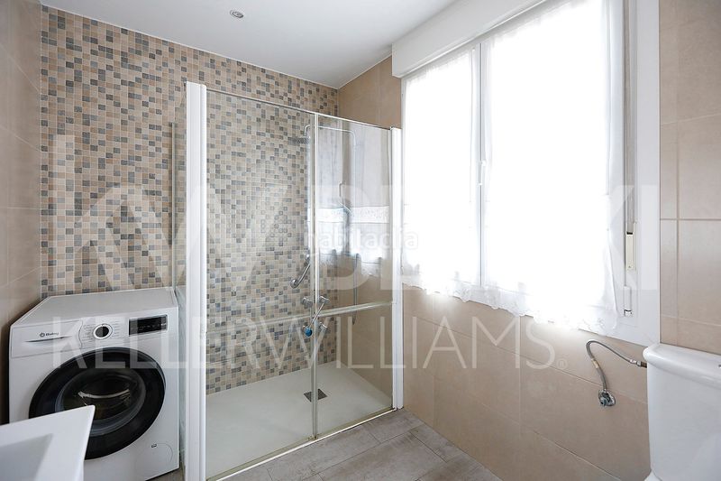 Foto d51cec6e-2585-4cf4-a10b-9d1730cec908. Casa villa independiente en san sebastián, junto a gros, con gran potencial de reforma y parcela propia en Donostia - San Sebastián