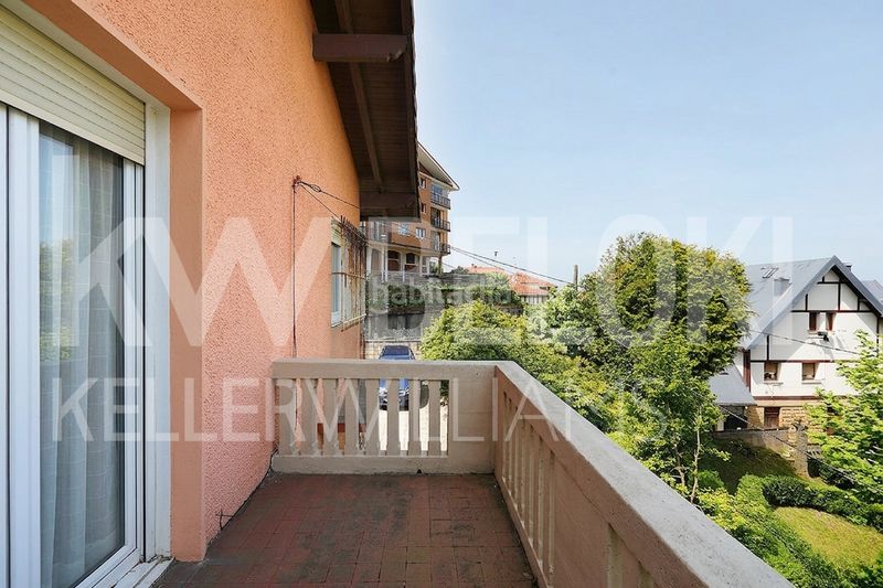 Foto f44144fb-bdba-4dca-a36d-8f803576f6a3. Casa villa independiente en san sebastián, junto a gros, con gran potencial de reforma y parcela propia en Donostia - San Sebastián