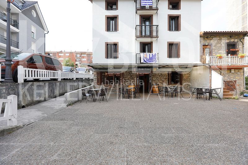 Foto c7ac4bd8-1c81-493c-ba3b-2a826a673ffe. Local comercial a Lezo