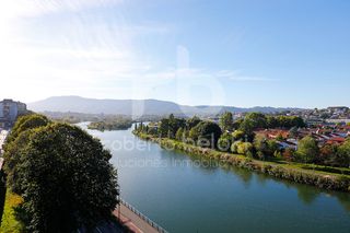 Duplex  Dario de regoyos kalea. El bidasoa al otro lado del cristal. y 175 m² de terraza para di