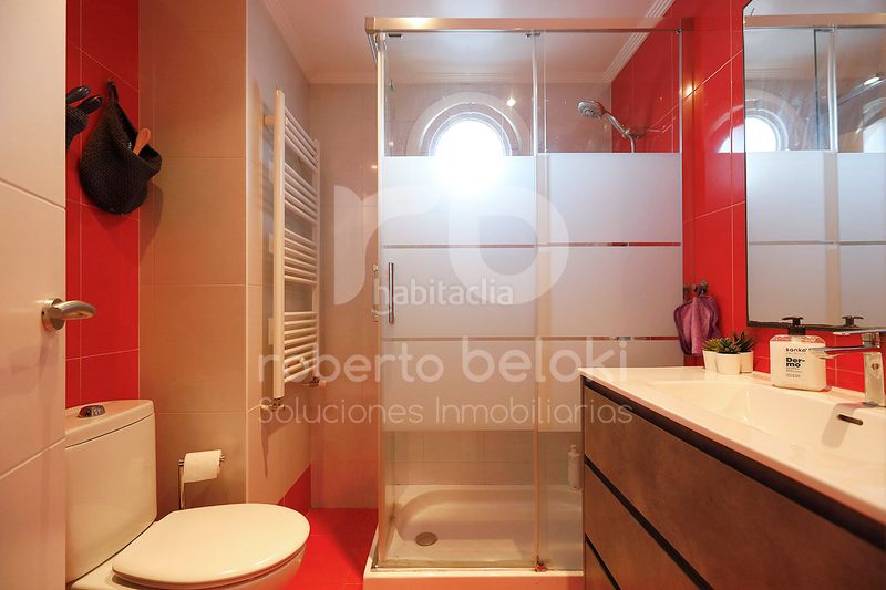 Foto b4343f03-e727-4d2c-ac0a-082d2d672f08. Zweistöckige wohnung mit heizung in Azken Portu - Behobia Irun