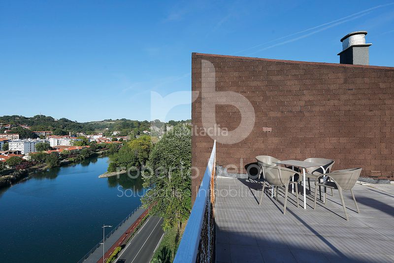 Foto e035fd9d-e5b9-4f45-97e4-57da2cd05b98. Zweistöckige wohnung mit heizung in Azken Portu - Behobia Irun