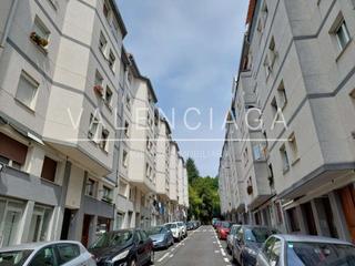 Lloguer Pis  Baztan hiribidea. Alquiler temporal, vivienda exterior con mucha luz, sin ascensor