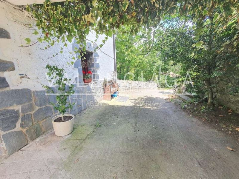 Foto 44e34fba-3810-477d-98db-b00eb05eafb7. Casa adossada amb calefacció a Zaldibia