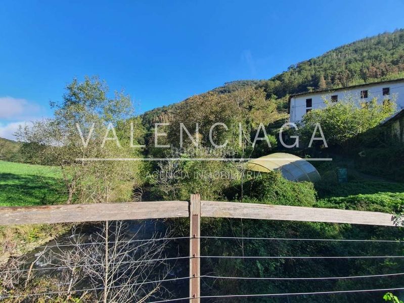 Foto 887ee7d8-b42a-46ca-9302-fb22c15cb344. Casa adossada amb calefacció a Zaldibia