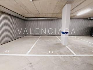 Aparcament cotxe a Aldamar kalea 32. Raya de aparcamiento para coche pequeño en la parte vieja