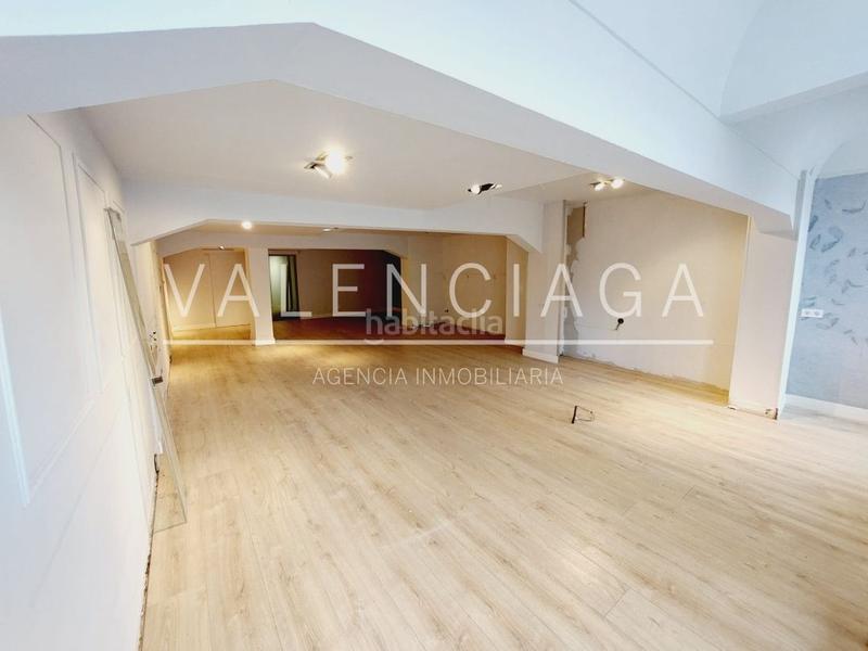 Foto 4234c8b3-3fa6-4521-a489-26a4ce4e7e15. Lloguer local comercial a mandasko dukearen pasealekua 37 a Donostia - San Sebastián