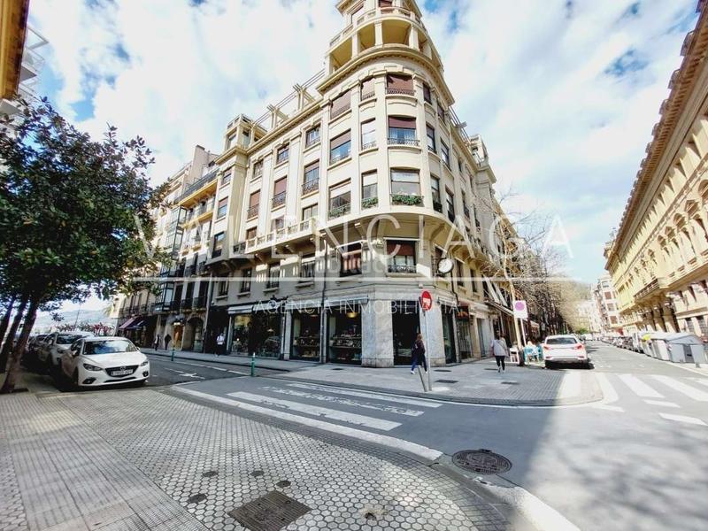 Foto a437dc92-3d47-43a4-a771-fbd4fc8375c2. Affitto locale commerciale in andia kalea 4 in Área Romántica Donostia - San Sebastián