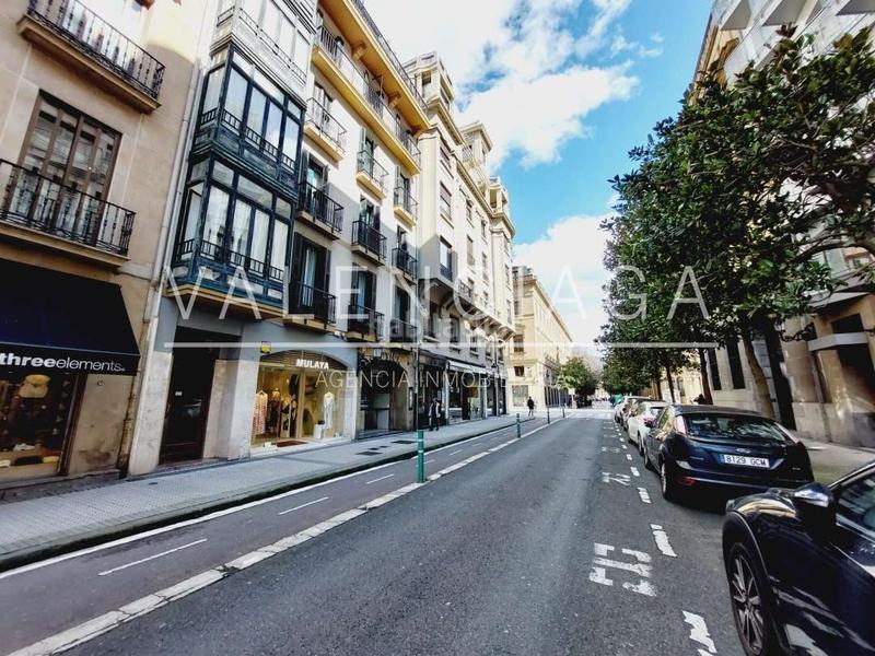 Foto c5eb016c-02ee-4068-8b4c-98a9e0bb47d0. Lloguer local comercial a andia kalea 4 a Área Romántica Donostia - San Sebastián