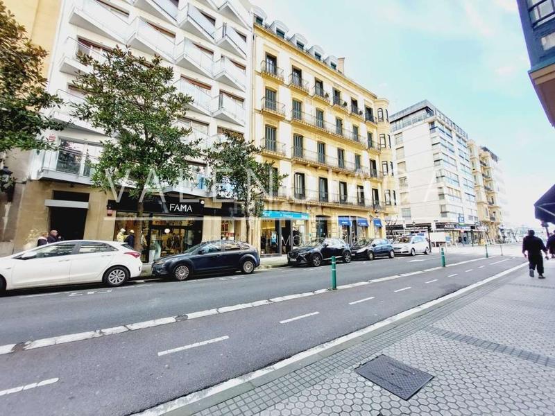 Foto bfe9eac4-88e0-41bb-8925-365a2ab52614. Location local commercial dans andia kalea 4 dans Área Romántica Donostia - San Sebastián