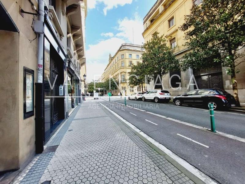 Foto 81636333-a384-4055-8f39-e4e06f781320. Rent business premise in andia kalea 4 in Área Romántica Donostia - San Sebastián