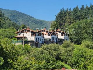 Casa  San gregorio auzoa. Villa adosada de reciente construcción estilo, confort y exclusi