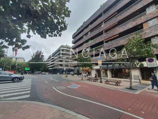 Pis  Nafarroa etorbidea. Magnfica vivienda en avenida de navarra, con  plaza de garaje,