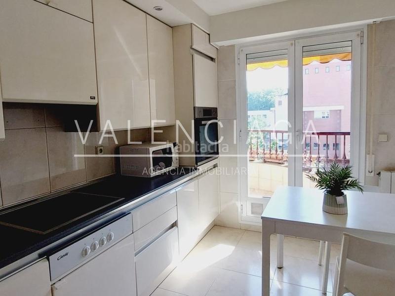 Foto 62b5804e-b73e-4ae4-8b6e-b4fe093eb2ba. Location appartement avec chauffage parking dans Antiguo Donostia - San Sebastián