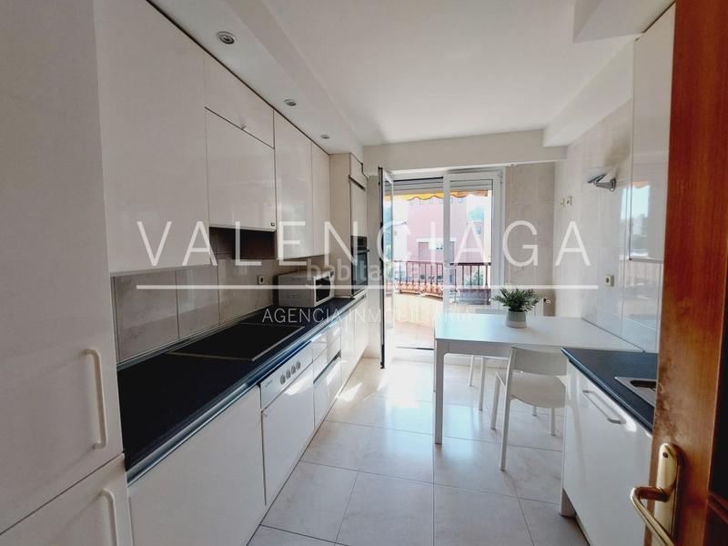 Foto 223cdc1c-f94a-4d12-b886-d0b515823780. Rent flat with heating parking in Antiguo Donostia - San Sebastián