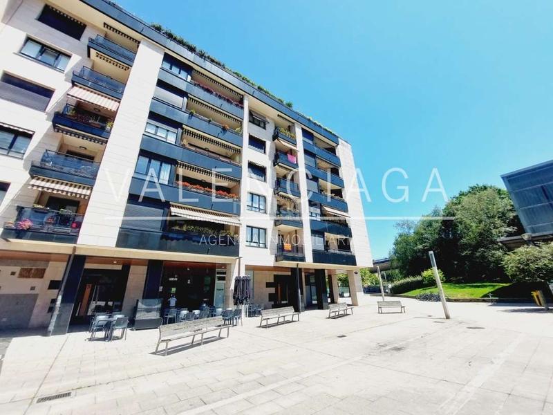 Foto 0b8bfad8-b45d-44ea-9fa7-82b582e71b53. Alquiler piso vivienda de reciente construcción en igara con garaje cerrado en Donostia - San Sebastián