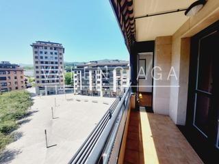 Location Appartement  Karlos santamaria plaza. Vivienda de reciente construcción en igara con garaje cerrado