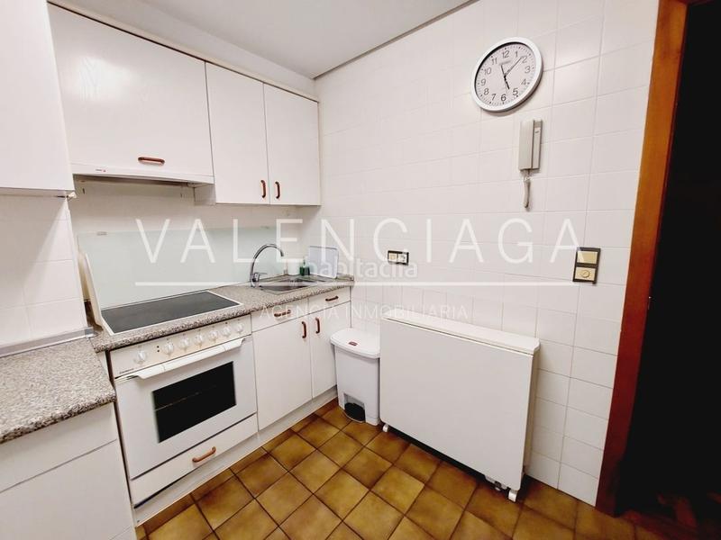 Foto 0e8f1136-6a8f-4d35-9547-ed358f6fdd90. Alquiler piso apartamento de temporada en Gros en Donostia - San Sebastián