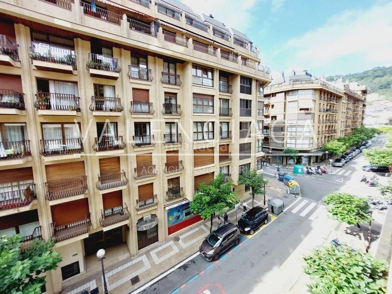 Foto ccacae3e-6eea-43d5-96fb-72dfd7d0fc76. Alquiler piso apartamento de temporada en Gros en Donostia - San Sebastián
