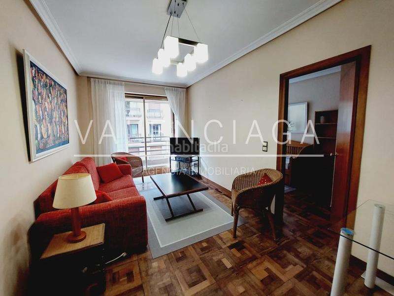 Foto f839e320-f469-43a8-a8f4-8c57d495d370. Alquiler piso apartamento de temporada en Gros en Donostia - San Sebastián