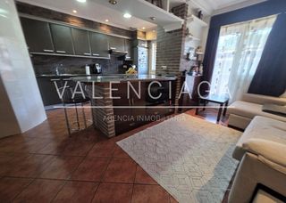 Flat in Beasain. Vivienda exterior con balcón en  beasain