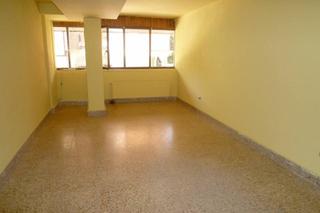 Location Bureau  Kale nagusia kalea. Local muy céntrico en entreplanta
