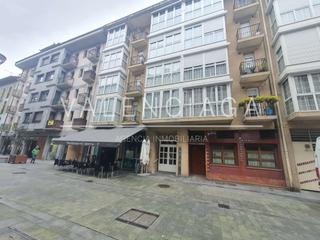 Local Comercial  Jose migel iturriotz kalea. Local comercial con salida de humos en beasain
