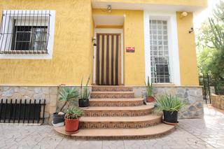 Xalet en Boqueres polig m 38. Fantastico chalet a la venta de 6 habitaciones  y 4 baos en boq