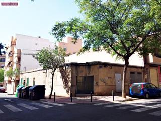 Casa en Calle alcoy 56. Ocasin para hacer la casa de tus sueos