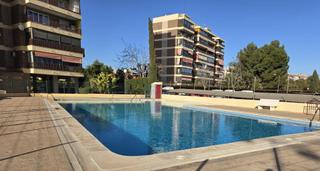 Location Appartement à Sacerdote isidro albert 1. Se alquila piso 3 dormitorios y 2 baños alquiler temporal