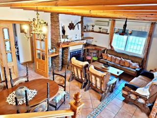 Chalet à Villamontes-Boqueres. Encantadora finca con chalet rústico de 200m de vivienda y 1200m