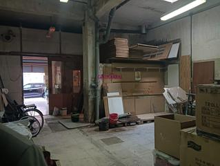 Local commercial à Pla de Bon Repós. Oportunidad única local con luz natural y gran potencial para vi