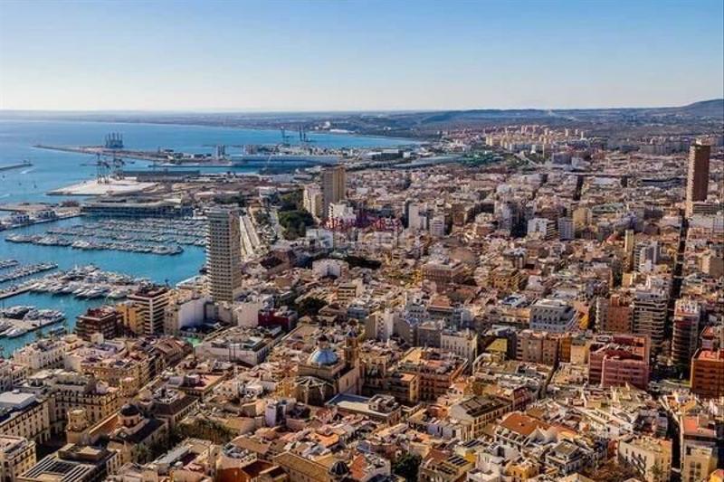 Foto 6bc72126-4bd6-439a-8fad-8e4a9c6d4293. Local comercial a Campoamor Alicante