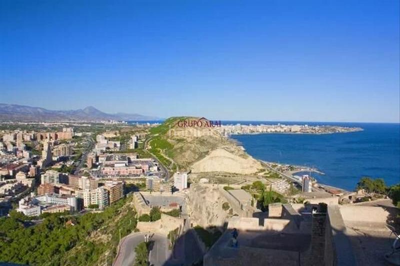 Foto bdf51a0d-8cfd-4c4b-88b0-ce956fdd2328. Local comercial a Campoamor Alicante