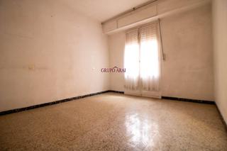 Appartement à Calle perez medina 33. Entresuelo en benalúa  amplio, bien ubicado y con grandes posibi