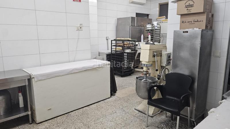 Foto 127598f1-e308-4370-8c5e-de3ad23dd75f. Local comercial a cruz del sur 7 a Florida Alta Alicante