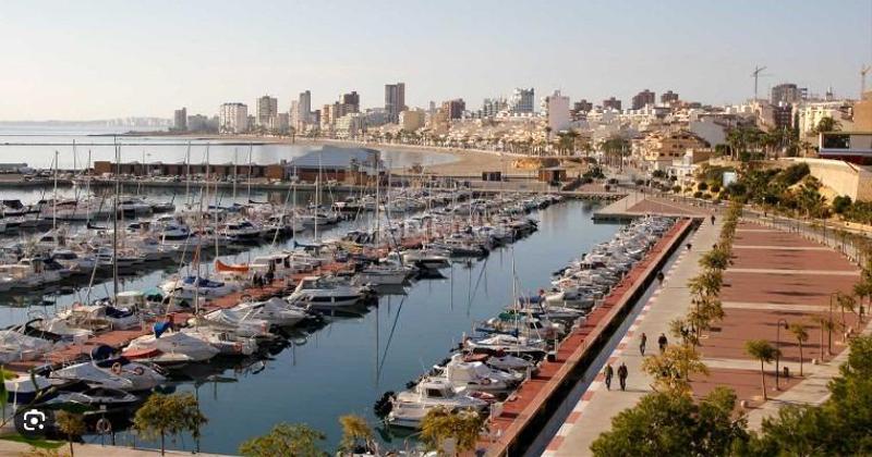 Foto c9bc7a84-6333-4886-9b73-74c66057dd80. Piso en calle del vicario samuel riquelme 1 oportunidad de inversión vivienda con inquilinos a largo plazo a 400 metros del mar en el campello en Campello (el)