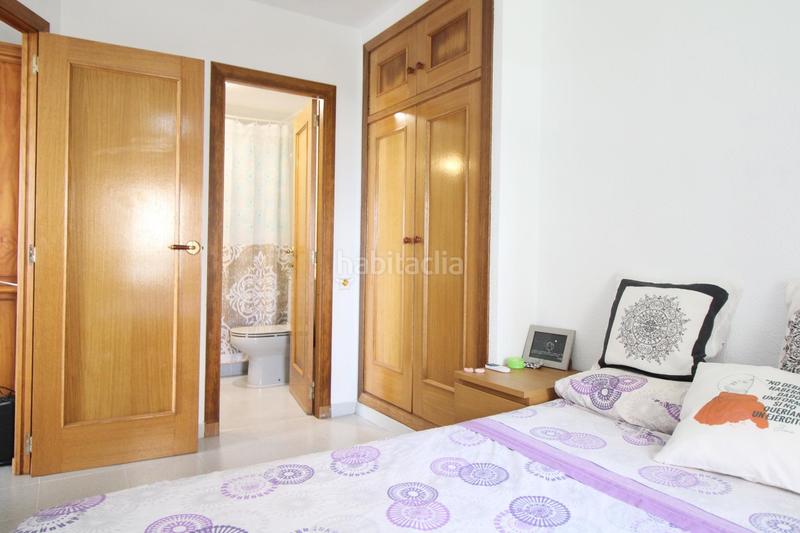 Foto 215a343d-c08f-478d-a253-d29843ed6b9e. Apartamento en calle del músico antón roch 3 vivir frente al mar exclusivo piso en primera línea de playa en urbanova con terraza, vistas espectaculares y urbanización de lujo en Alicante